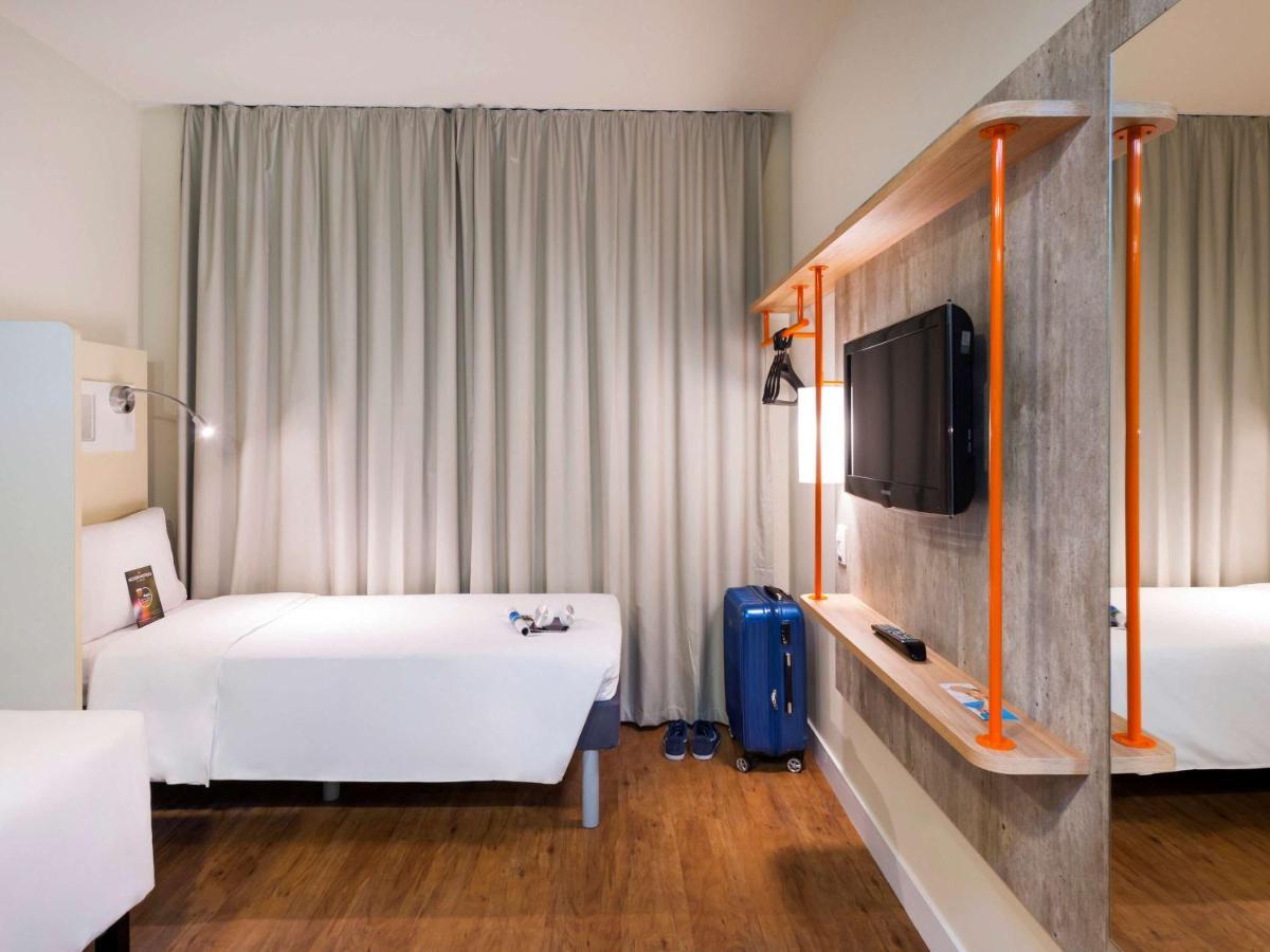 Ibis Budget Navegantes 이타자이 외부 사진